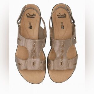 Clarks Collection Women’s Size 6 Wide Metallic Gold Comfort Sandals – New No Tag